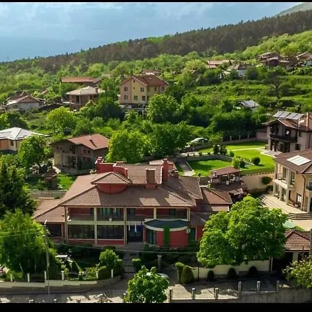 Хотел-Ресторант Алмонд Karlovo