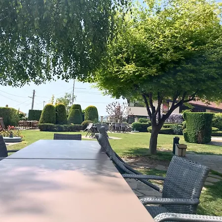 Хотел-Ресторант Алмонд 3*